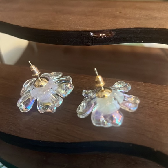 Pastel Iridescent Flower Crystal Pearl Earrings - Picture 6 of 6